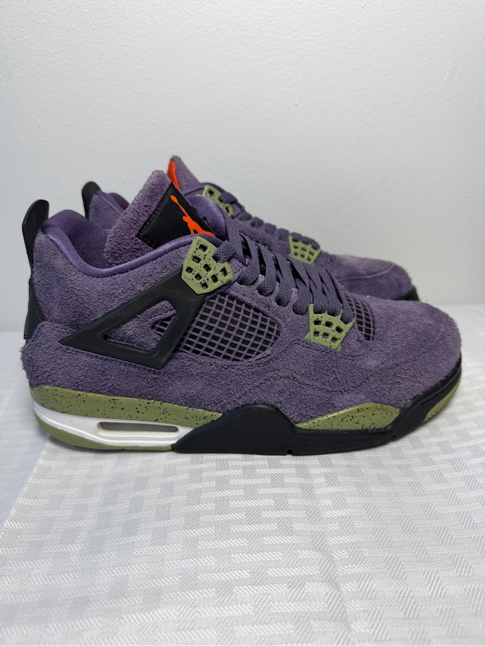 Jordan 4 Retro Mid Canyon Purple Size 9.5 W / 8M AQ9129-500 Women’s Shoe No Box